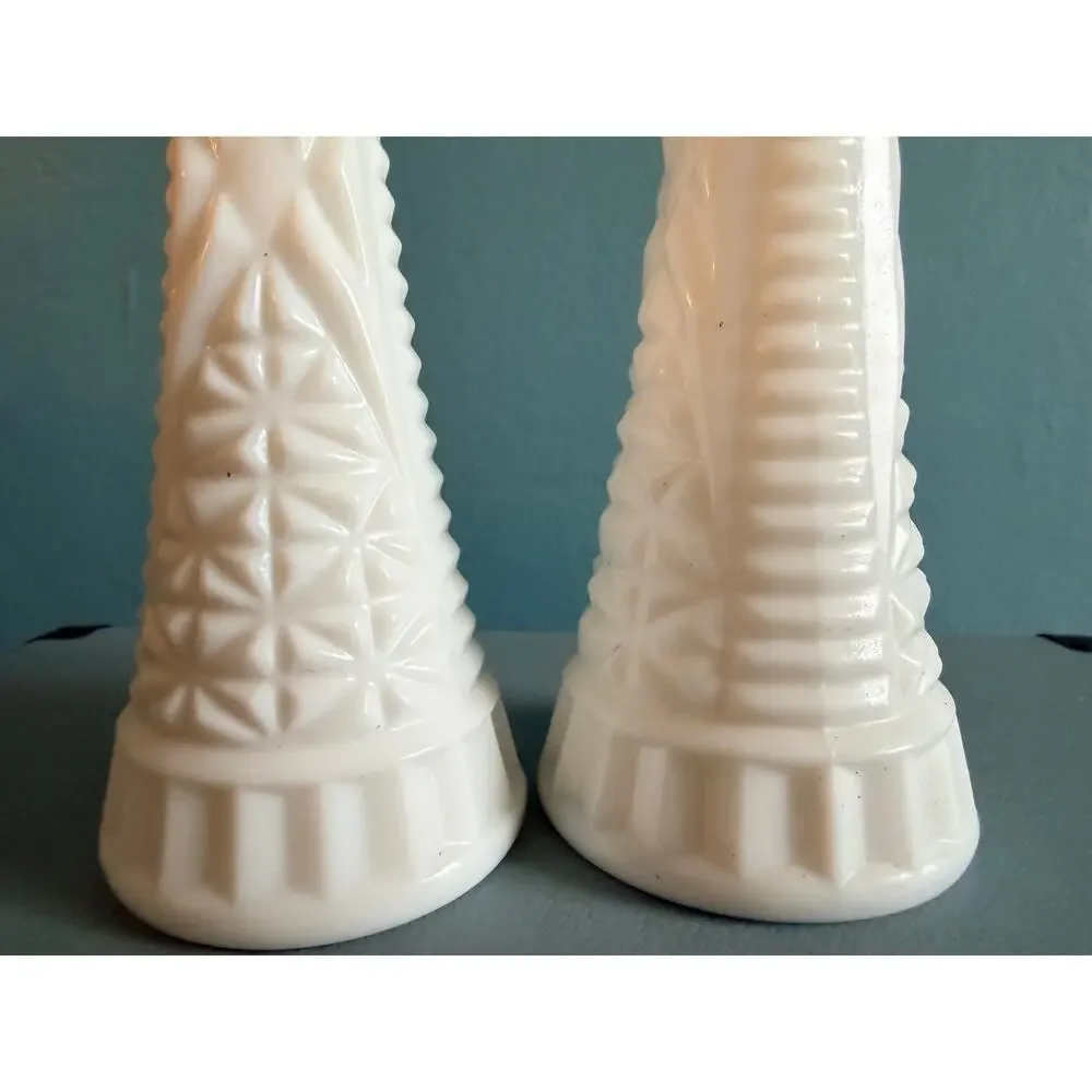 Pair Vintage Anchor Hocking Milk Glass Stars and Bars Bud Vases 9